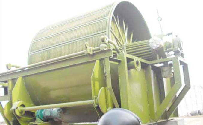 1479957456824316.jpg 永磁真空過濾機(jī)-02 .jpg